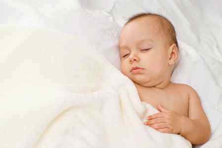 Сильный кашель у ребенка 1 год чем лечить