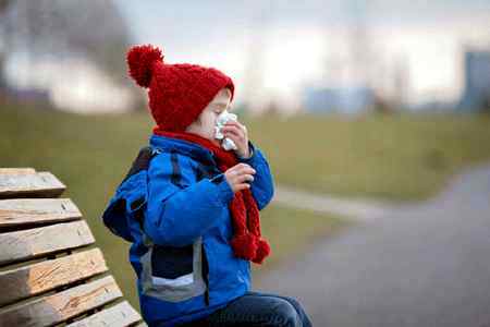 Сколько длится насморк у детей до года