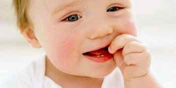 Чем обезболить ребенку прорезывание зубов