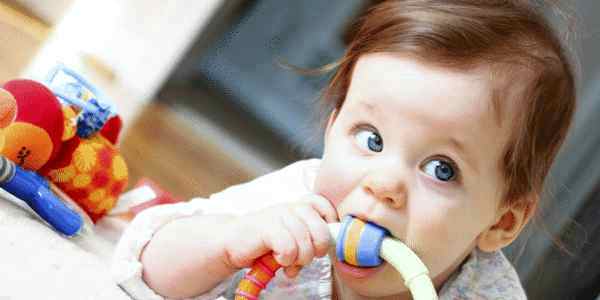 Понос у ребенка 1 год лезут зубы