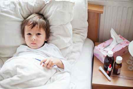 Почему у ребенка держится температура