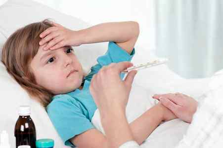Чем можно лечить насморк ребенку 1 год