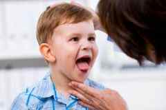 Желтый язык у ребенка 2 года