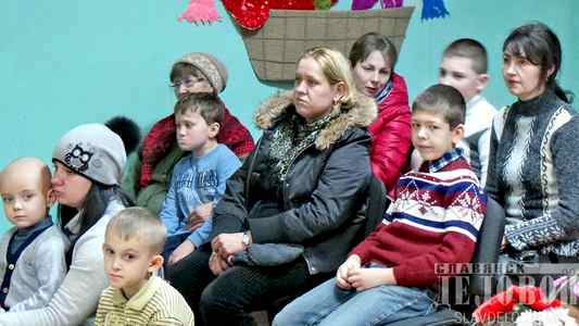 Оказать помощь детям славянска