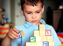 Как проявляется аутизм у маленьких детей