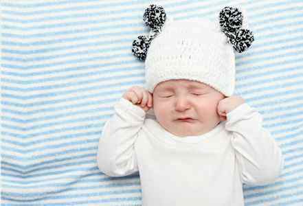 Больное горло у ребенка 5 месяцев