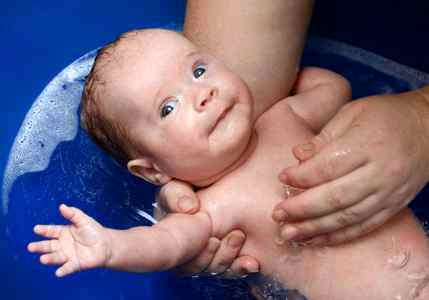Температура воды для купания ребенка в 1 месяц